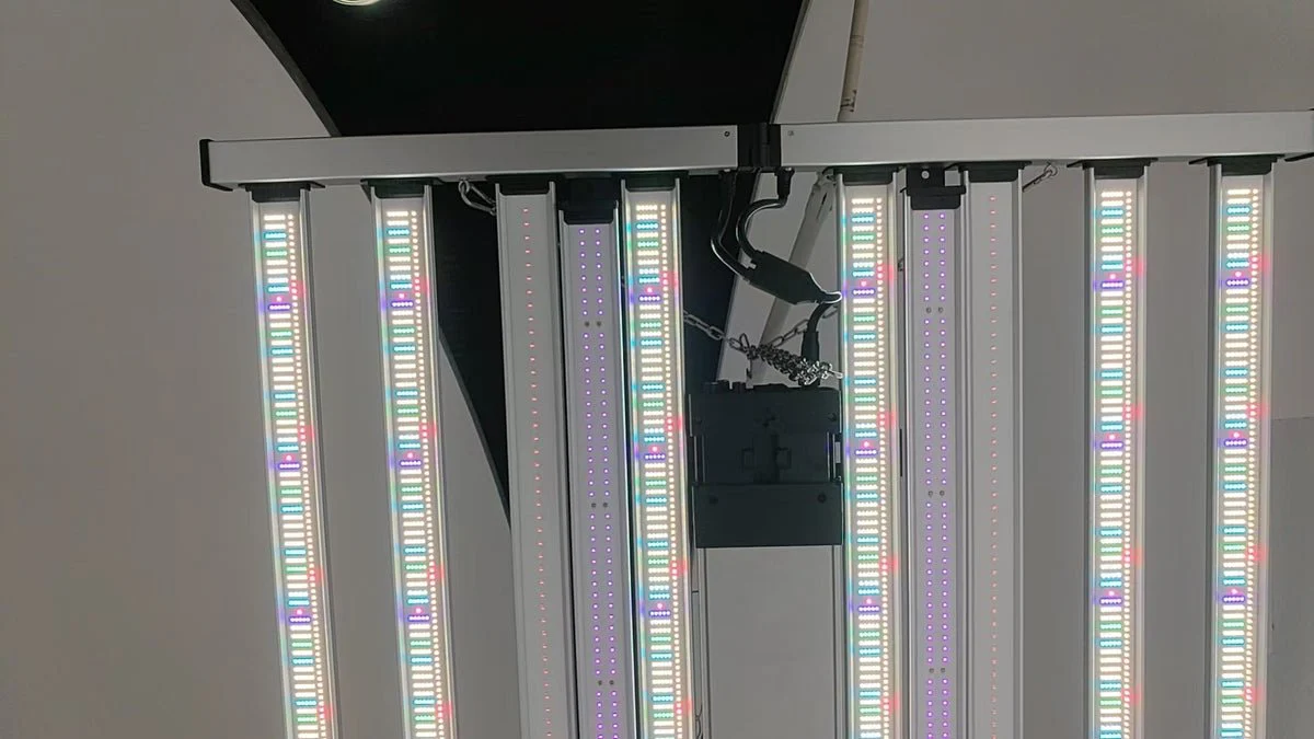 Mammoth Lighting Nova Sun Series 6 Bar 720W LED Grow Light - Image 9
