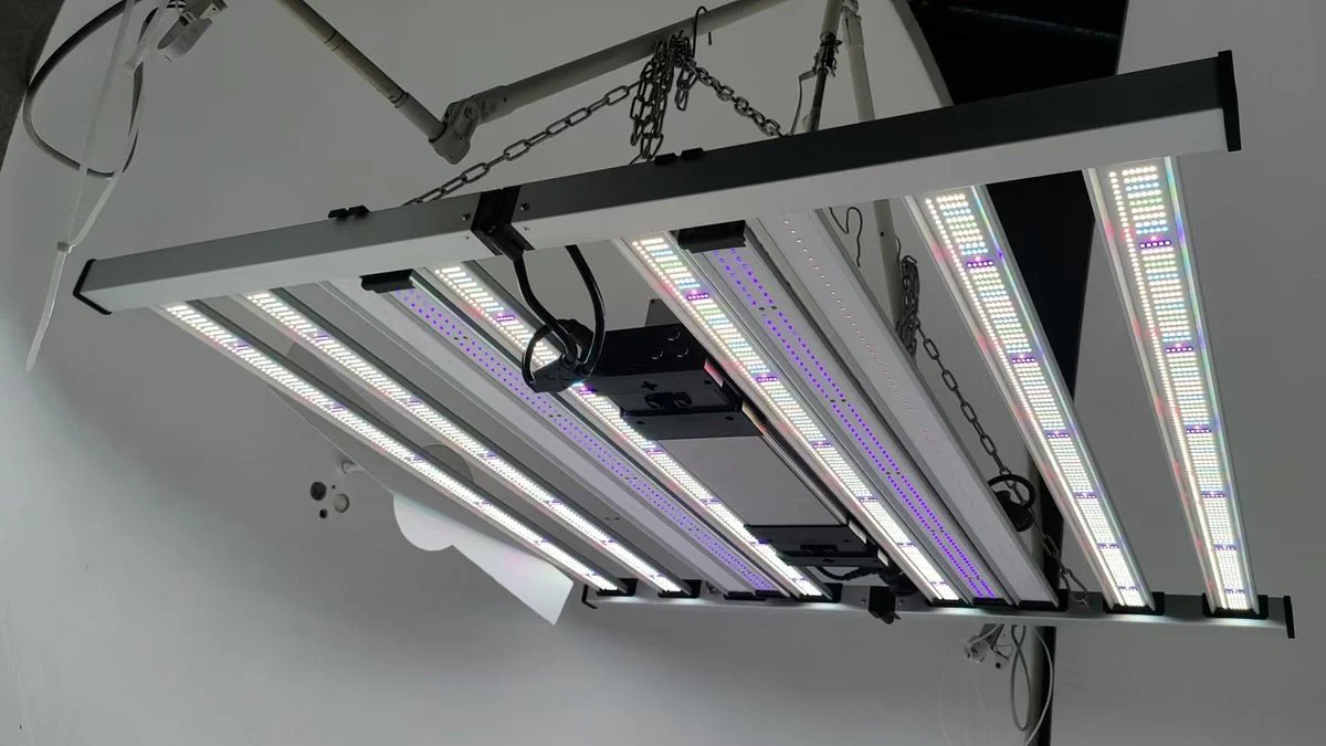 Mammoth Lighting Nova Sun Series 8 Bar 950W LED Grow Light - Image 9